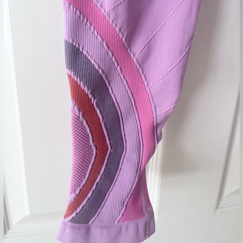 Free People FP Movement Essence High Waisted Leggings Pink Purple Rainbow M/L - Picture 4 of 9